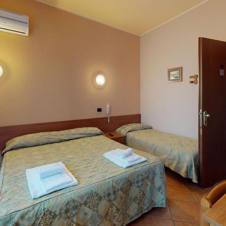 Hotel Residence Mirafiori โลอาโน ภายนอก รูปภาพ