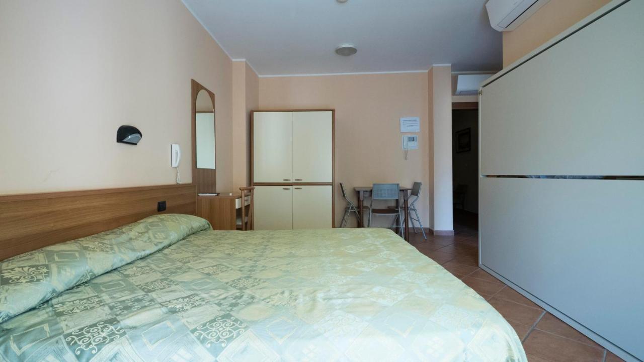 Hotel Residence Mirafiori โลอาโน ภายนอก รูปภาพ