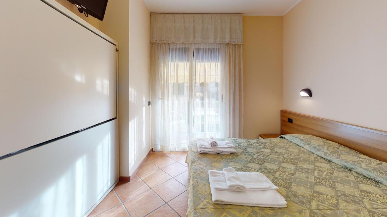 Hotel Residence Mirafiori โลอาโน ภายนอก รูปภาพ