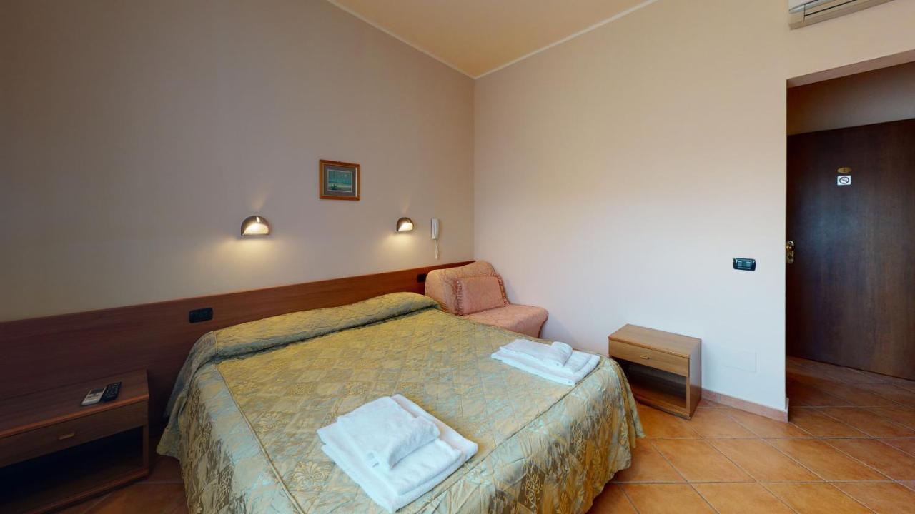 Hotel Residence Mirafiori โลอาโน ภายนอก รูปภาพ
