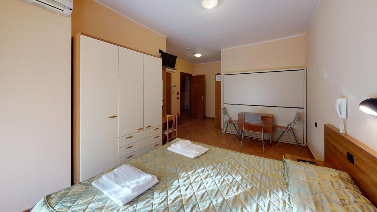 Hotel Residence Mirafiori โลอาโน ภายนอก รูปภาพ