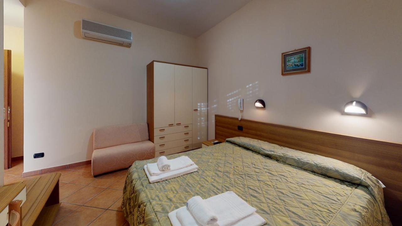 Hotel Residence Mirafiori โลอาโน ภายนอก รูปภาพ