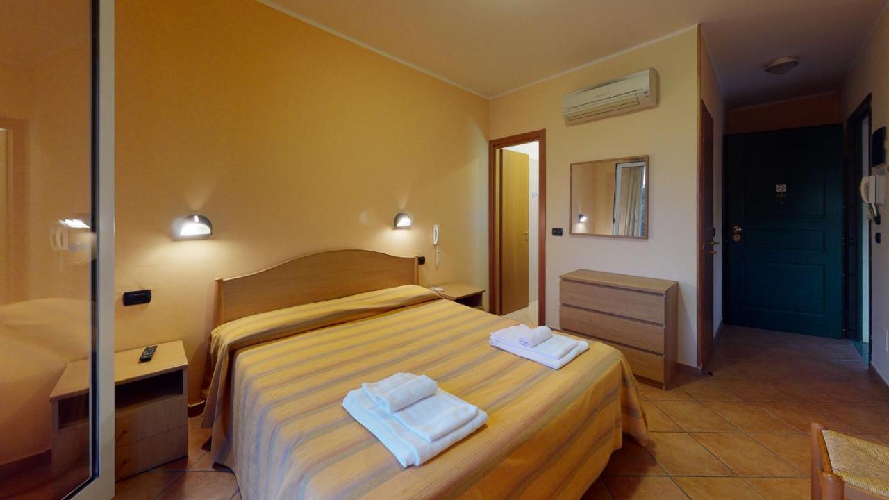 Hotel Residence Mirafiori โลอาโน ภายนอก รูปภาพ